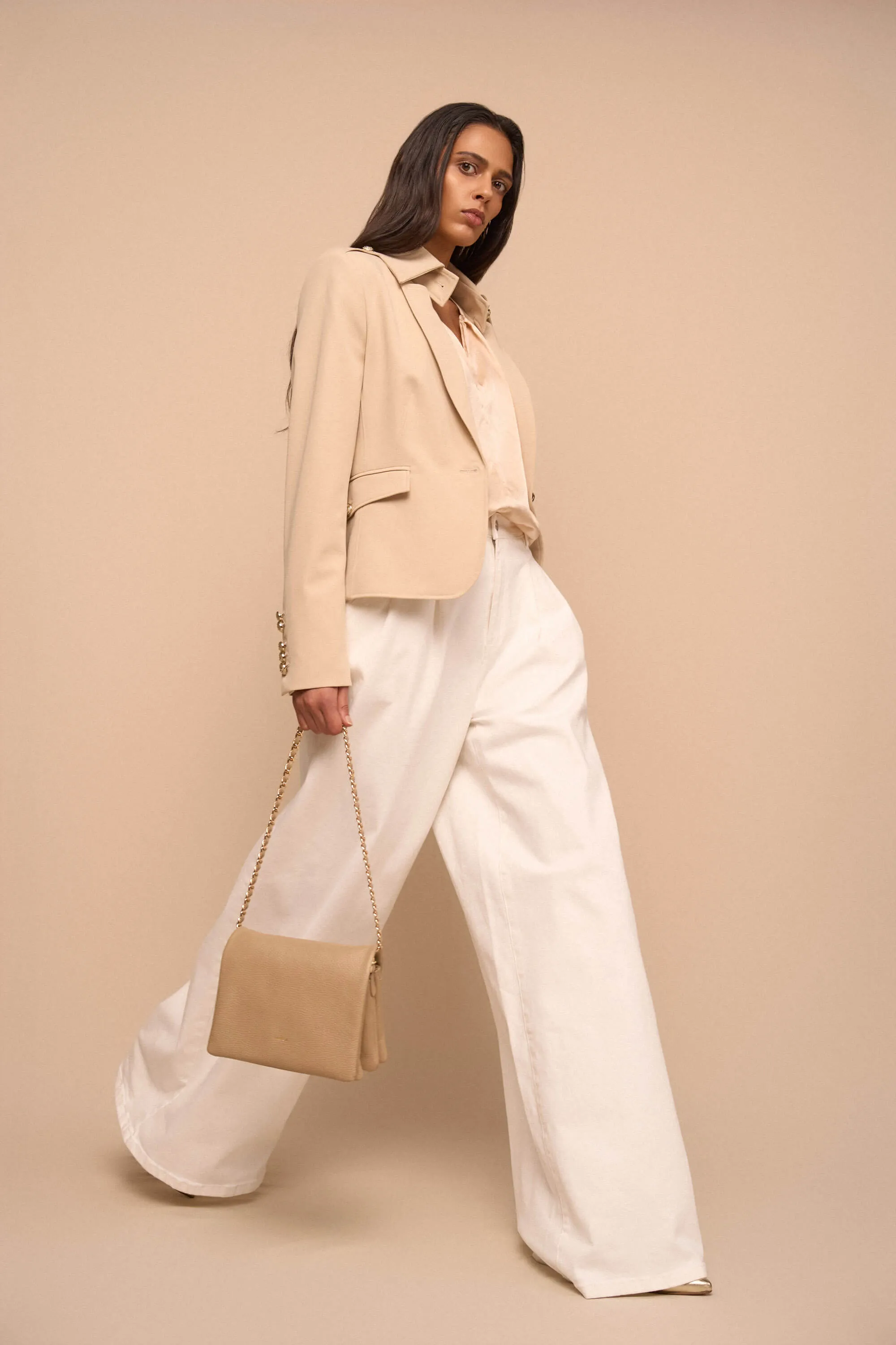 Van Oversized tot Tailored: Dit zijn de Blazer trends van 2025