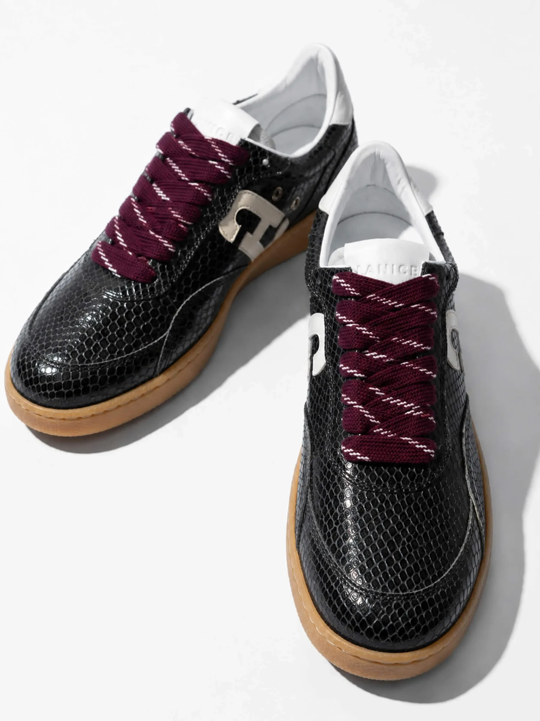Sneakers Dames Handbal Vintage Stanley Zwart Snake