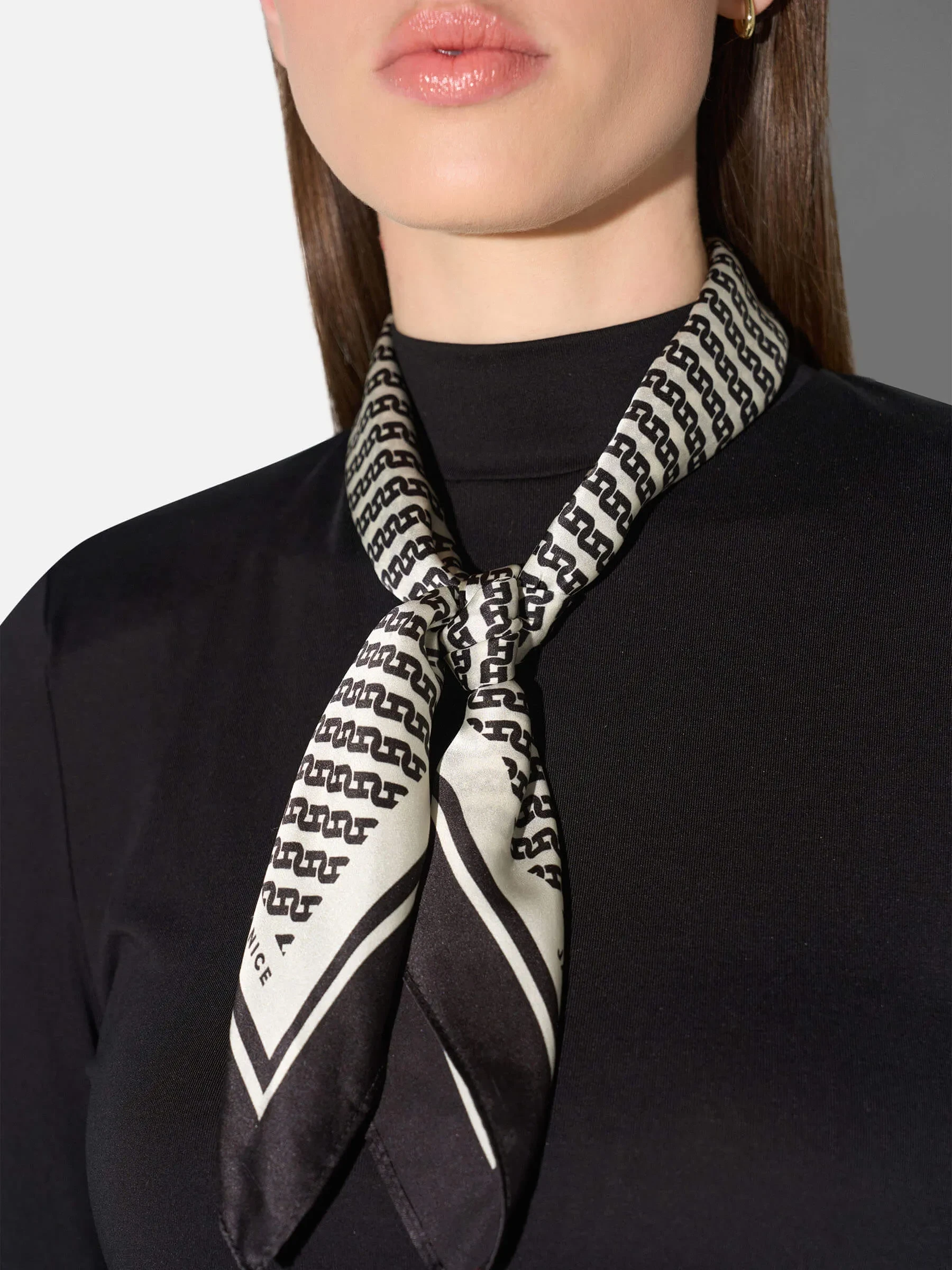Zijden Sjaal Dames Effron Logo Ketting Zwart